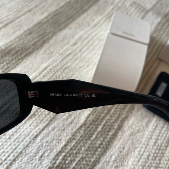 PRADA dark lens, triangle SPR 17W Black Unisex Sunglasses with box, case, & bag. - Picture 3 of 9